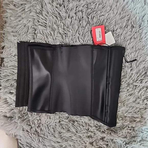 Spanx under scuplt zip corset. Size Xl. Nwt - Picture 2 of 4